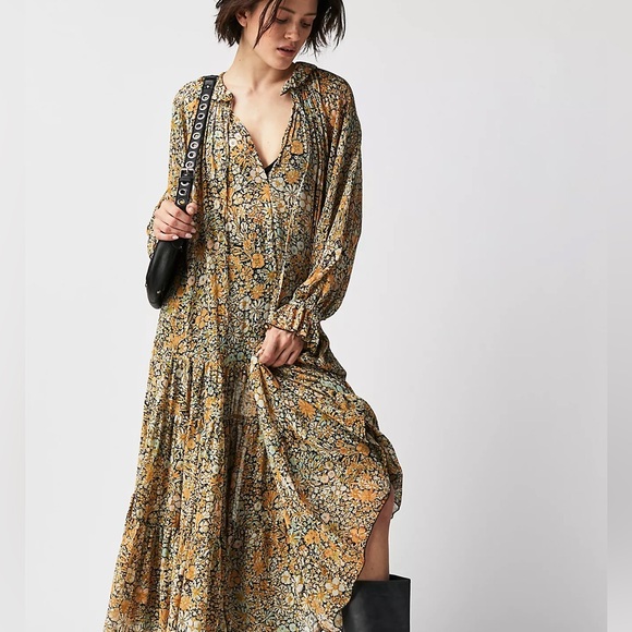 Free People Dresses & Skirts - Free People Feeling Groovy Maxi Dress